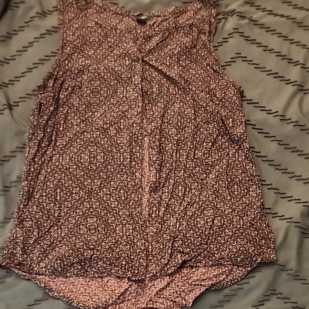 Pink V-Neck Sleeveless Blouse